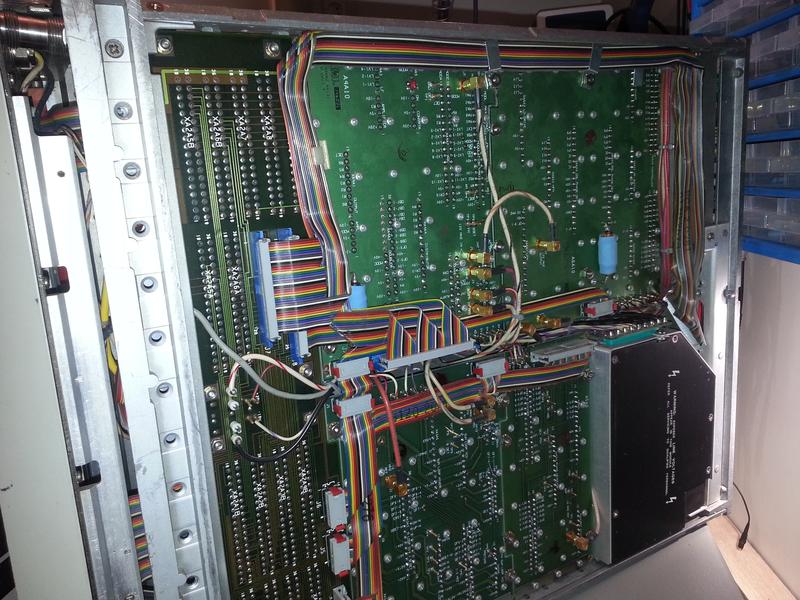 Bottom view of the inside of the HP8662A