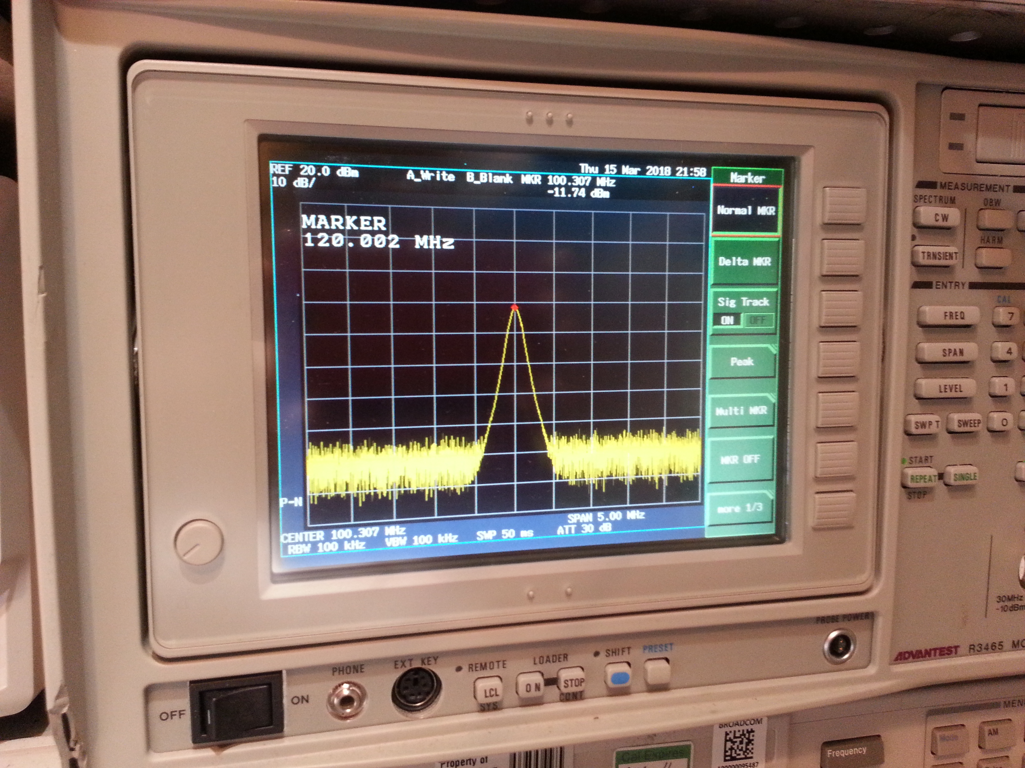100.3MHz signal - spectrum